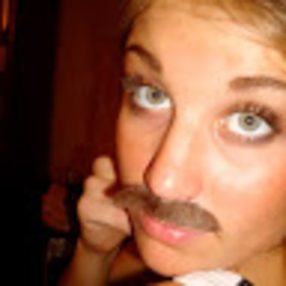 Meet your Posher, Jenna - Picture 1 of 1